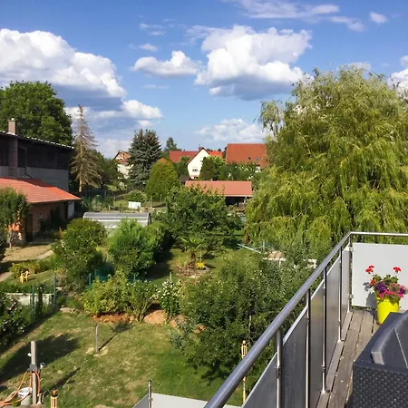Apartamento A + 60 M² + Terrasse Et Jardin
